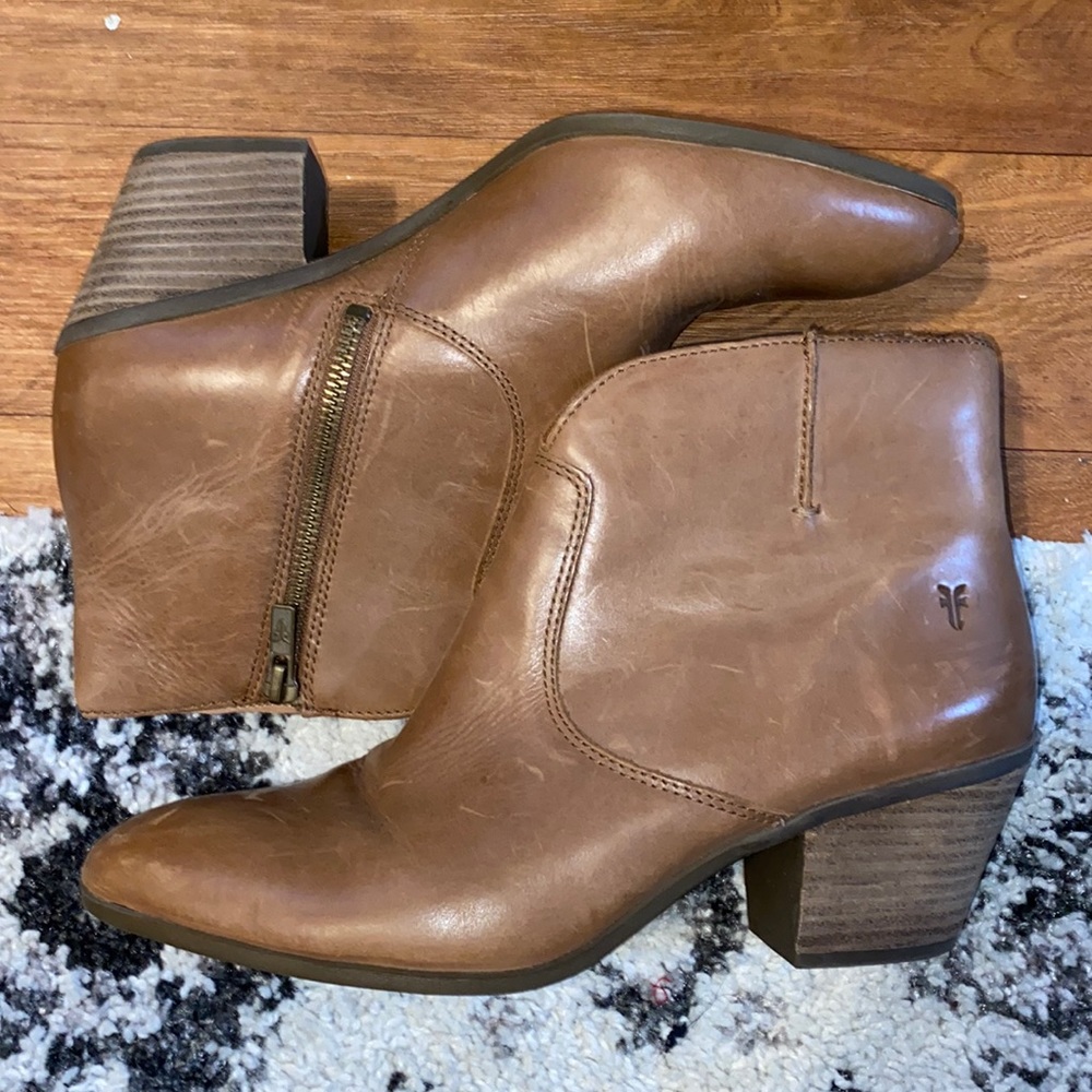 Women Frye boots size 9.5M